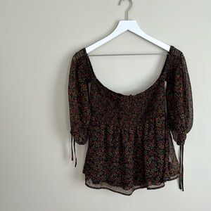 American Eagle top. Size small.